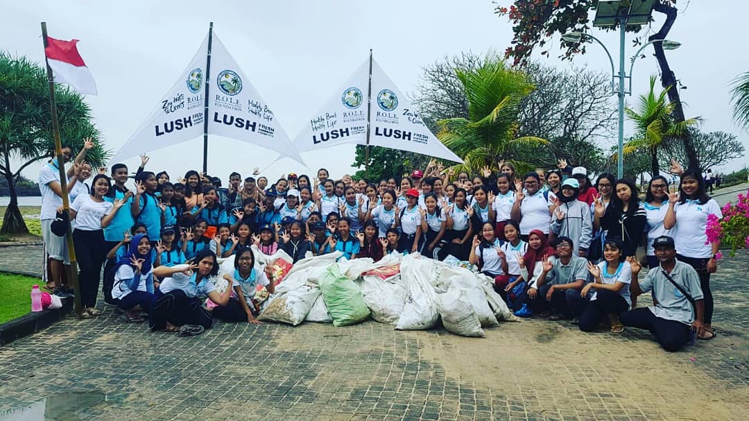 Celebrating Indonesia’s Independence Day with the Lush, Zero Waste to Oceans, Beach Clean Up