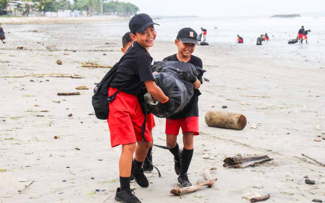 574.09 KG of Waste Removed: Kuta Beach Cleanup Makes a Difference!